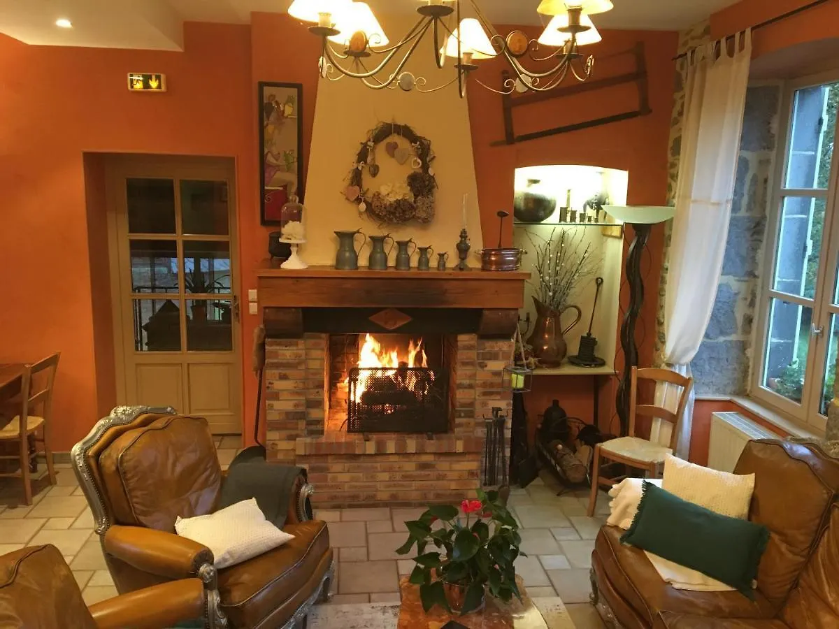 Bed and Breakfast Domaine de Fondain à Laqueuille 0*,  France